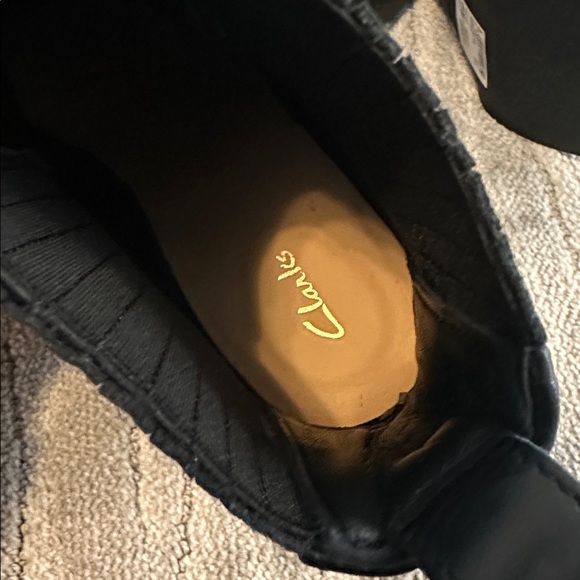NEW! Clarks Black Booties - Size 8.5 - Picture 6 of 6